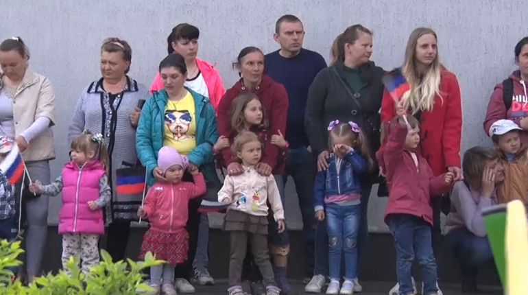Хайп на дітях: окупанти “відкрили” у Волновасі дитячий садок