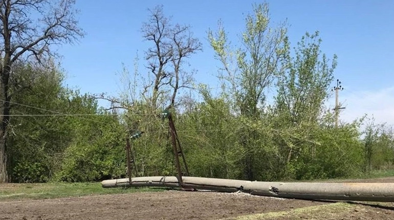 Обстріли пошкодили високовольтну лінію в Пологах