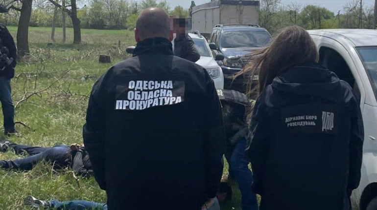 Двоє одеситів нелегально переправляли чоловіків за кордон (ФОТО)