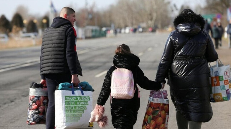 "На облік стали 2.7 мільйони ВПО": Музиченко розповів про виплати переселенцям та в окупації