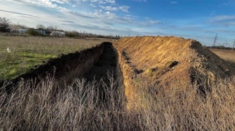 Під Мелітополем російські армійці почали рити окопи і закріплюватися на позиціях