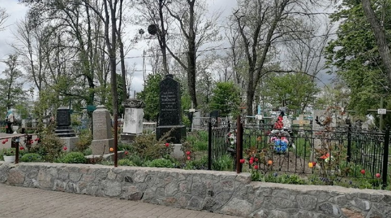 Чому зник хрест пам’яті жертв Голодоморів з міського кладовища у Гадячі