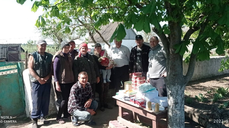 Первомайці доставили гумвантаж зі Львова в обстріляні села