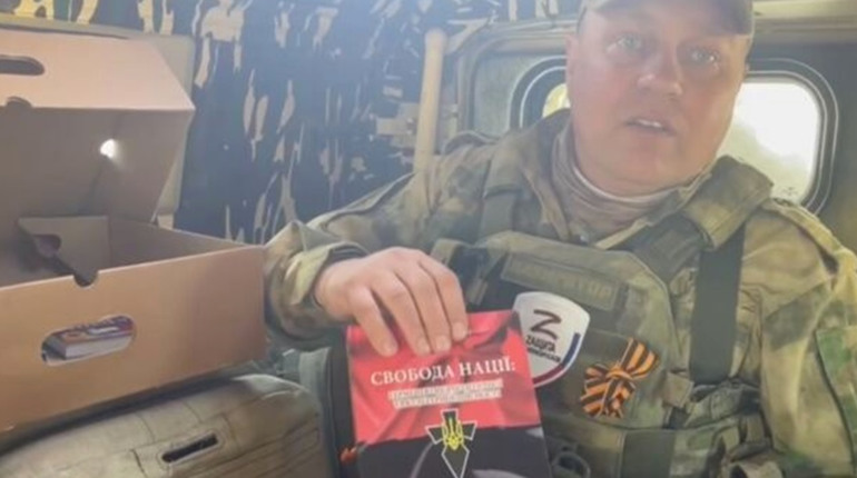 "Бандера – наш батько": урок історії від депутата РФ дітям у Скадовську провалився. ВІДЕО