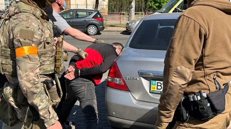 В Одесі затримали банду, яка "вибивала" данину з підприємців і погрожувала розправою