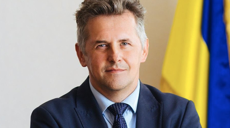 "Нормальне життя поламалося". Інтервʼю з мером Скадовська