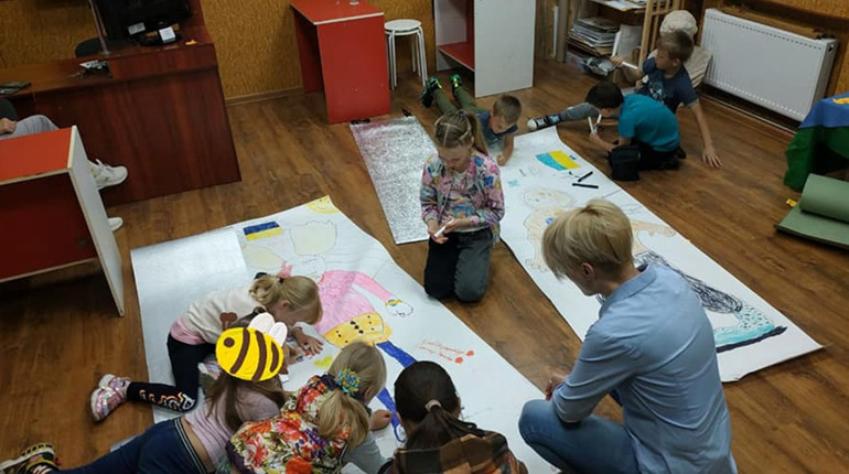 Батьків і дітей ВПО запрошують на творчо-психологічні зустрічі у художній студії Kat_rina Art