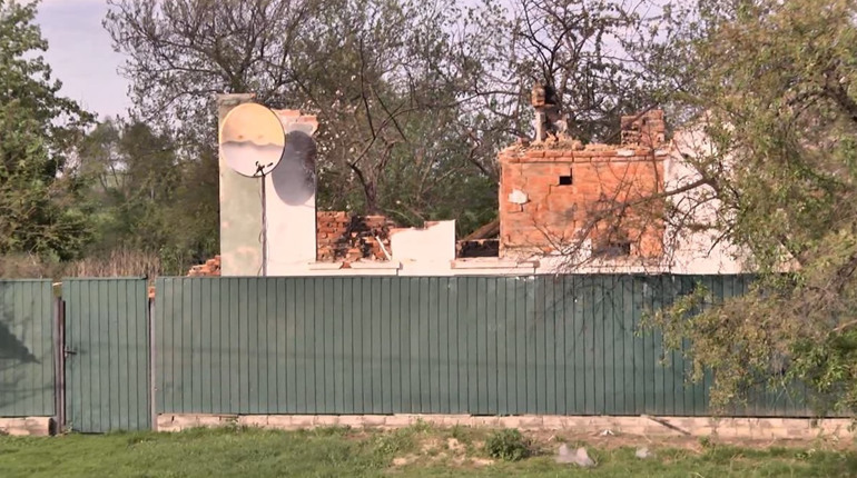 Зруйноване село Велика Дорога, що на Чернігівщині, починає оговтуватися від навали орків