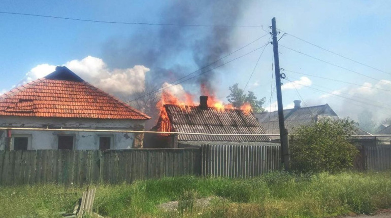 Окупанти знеструмили Красногорівку, а Мар'їнка палає. Ситуація станом на 17 травня