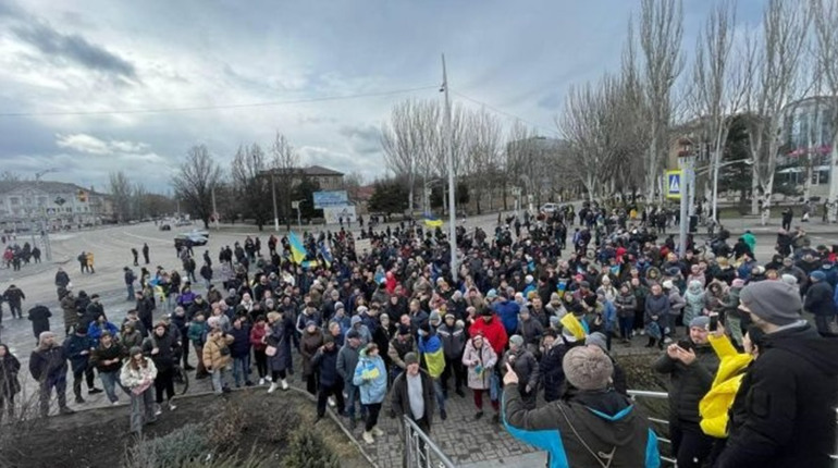 Проросійська влада Мелітополя шантажує бюджетників та погрозами змушують виходити на роботу