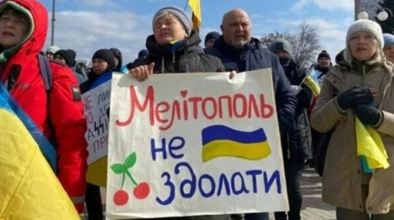 «Міста, опалені війною, страждають по-своєму»: як живе Мелітополь в окупації