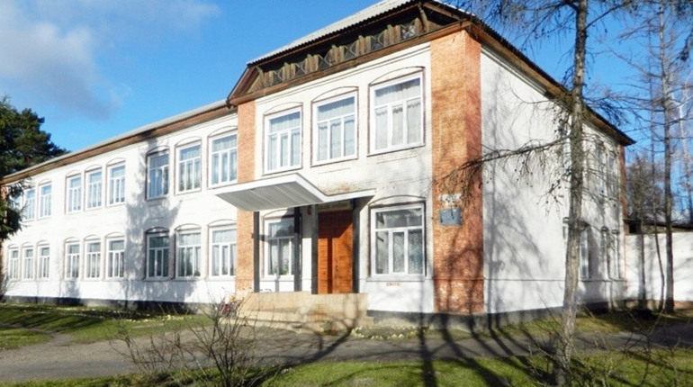Після обстрілів Новгорода-Сіверського заклади освіти Менщини знову працюють дистанційно