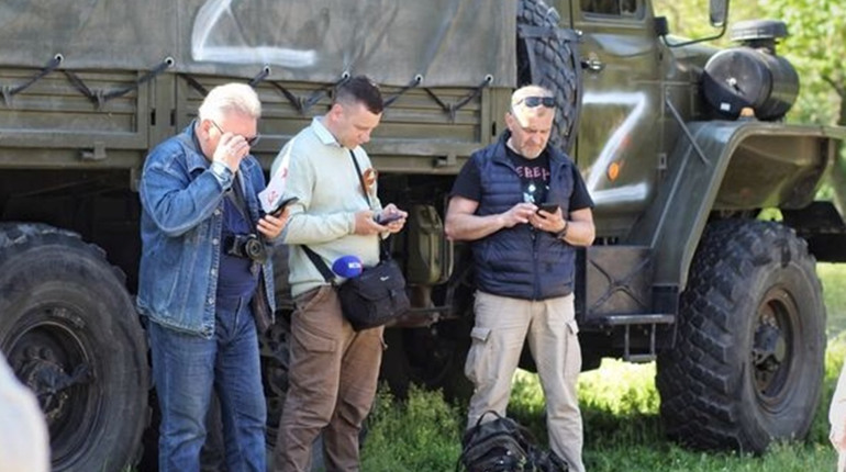 Екскурсія Скадовськом: росіяни влаштовують престур окупованою Херсонщиною