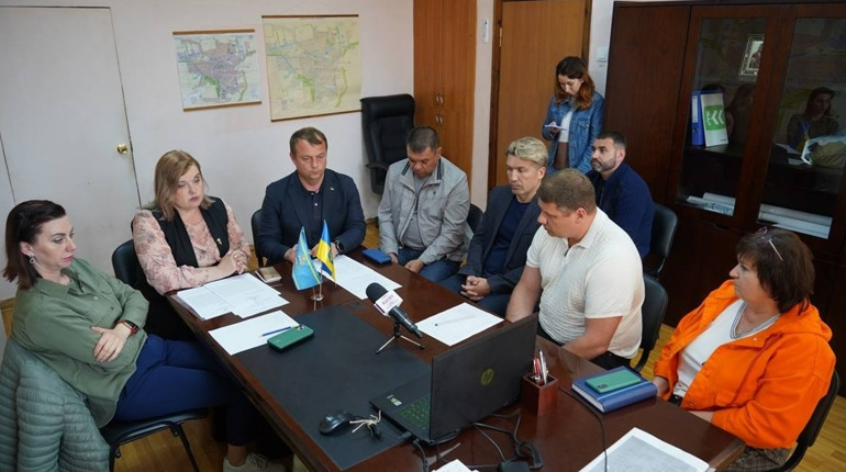 Депутати Покровської міської ради готуються до сесійного засідання