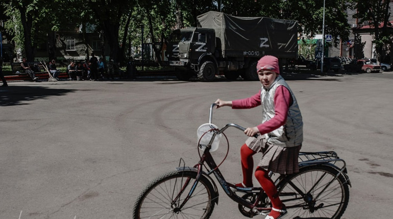 Діти Волновахи. Фоторепортаж з окупованого міста донецької фотографки