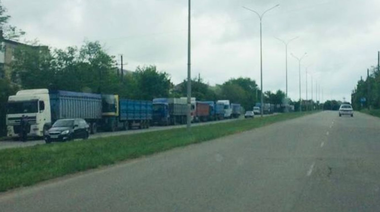 Росіяни вивозять зерно з Бердянська в Крим