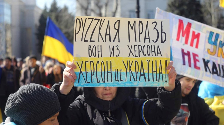 Невільні колаборанти: що робити, якщо вас змушують працювати в окупації