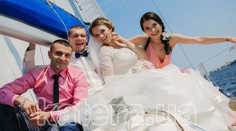 Весільна фотосесія та прогулянка на яхті