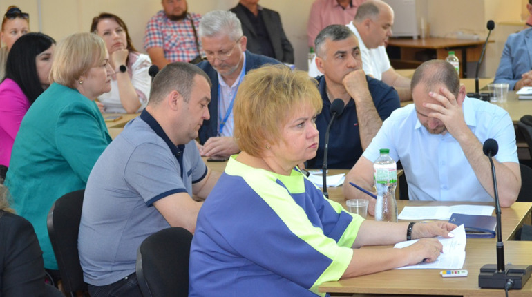 В Южноукраїнську депутати не скасували підвищені тарифи на гарячу воду та опалення