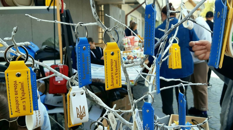 «Дрогобицький крам» шукає продавців та запрошує покупців: куди звертатися й коли приходити