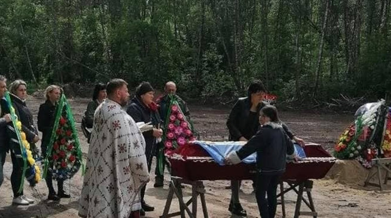 У Чернігові поховали трьох захисників, які загинули в запеклих боях на сході країни