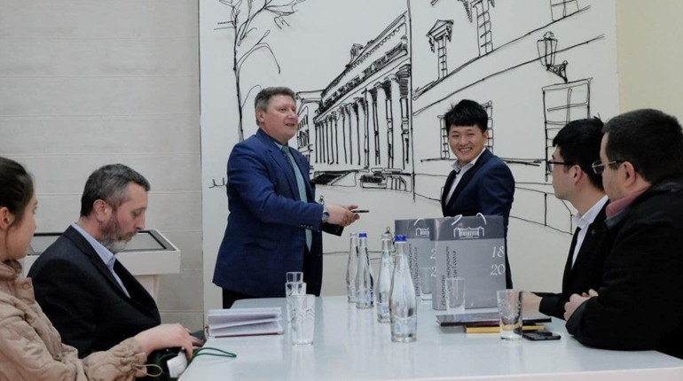 Ніжинський університет відвідала міжнародна делегація