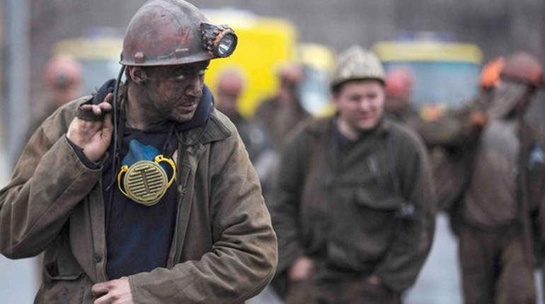 Гірників з двох шахт Торецька підняли на поверхню