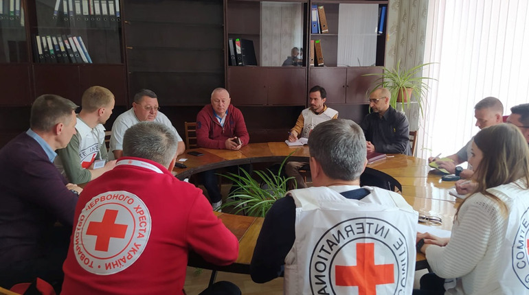 У Лозовій видаватимуть гуманітарну допомогу від Червоного Хреста