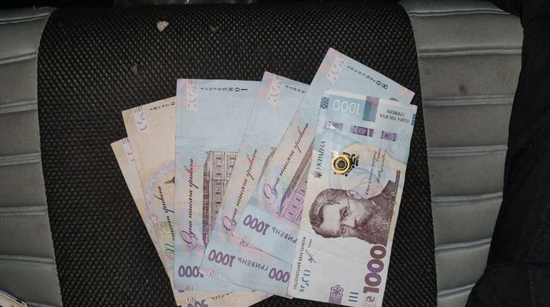 На блокпосту в Сарненському районі водій пропонував хабар поліцейським