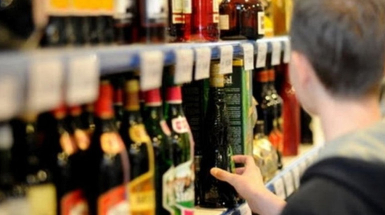На Харківщині дозволили продаж міцного алкоголю, але з обмеженнями