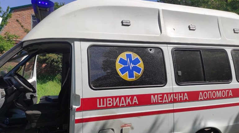 Під час евакуації мешканця Торецької громади, росіяни обстріляли авто рятувальників. ФОТО
