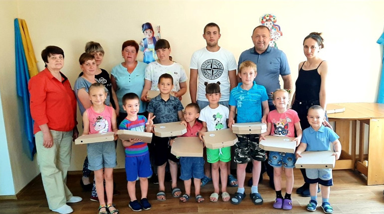 Представники депутатського корпусу привітали дітей Покровської громади зі святом