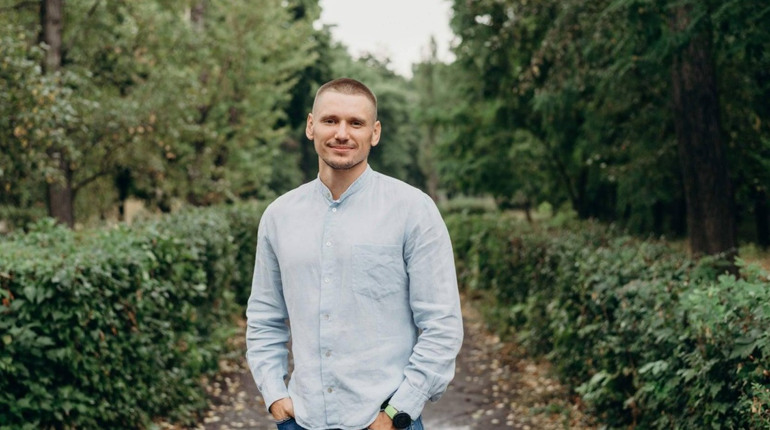 "Потрібно просто робити і не чекати вдячності". Інтерв`ю з волонтером з Добропілля