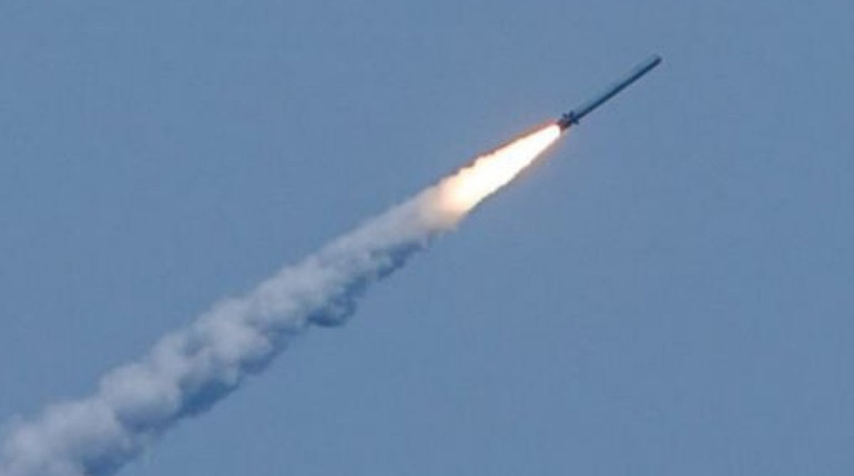 Київщину знову обстріляли ракетами, а на Львівщині пошкодили залізницю