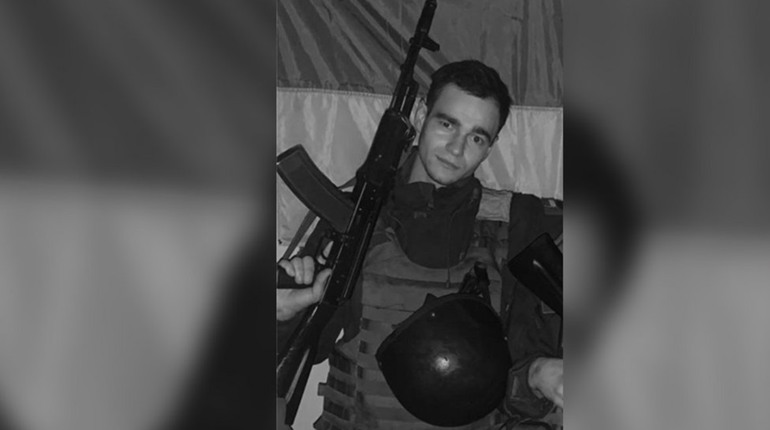 Біляївська громада попрощалася з воїном, який загинув внаслідок ракетного удару під Дніпром