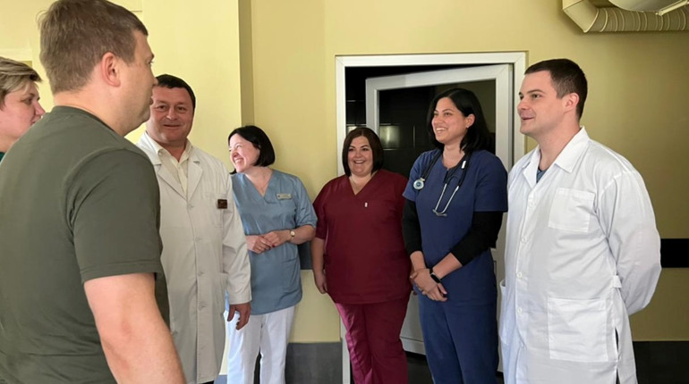 З Чугуєва до Володимирця: терапевти-переселенці лікують поліщуків