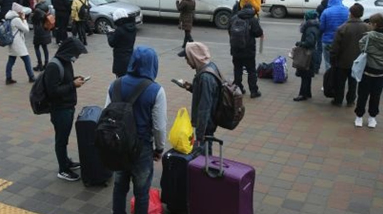 Чому чоловіки повертаються в окуповану Волноваху