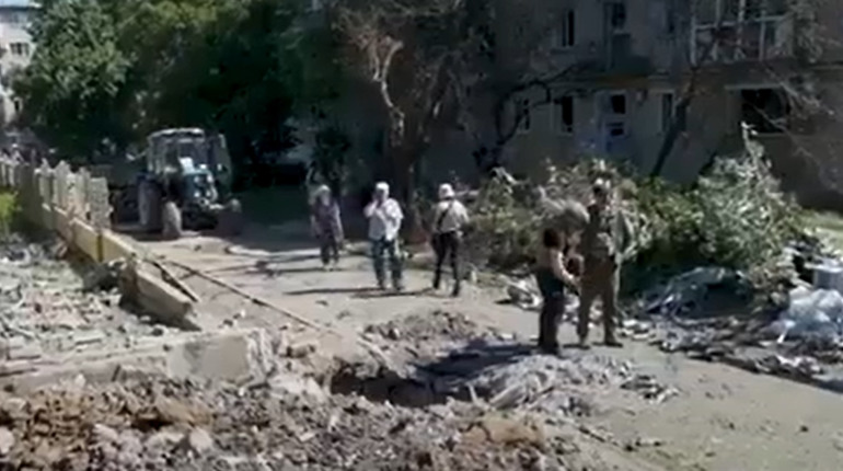 Ракетного удару по Кураховому вночі завдали війська рф: відео наслідків