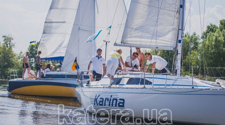 Оренда яхт в Києві для першого побачення