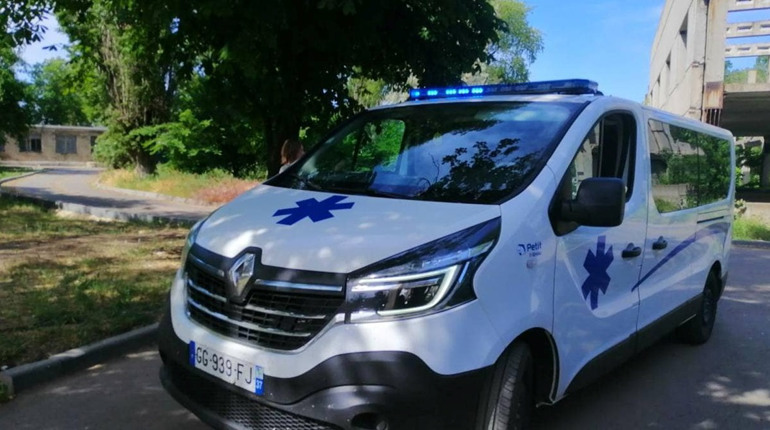 Сучасний реанімобіль від швейцарських благодійників отримало Курахове