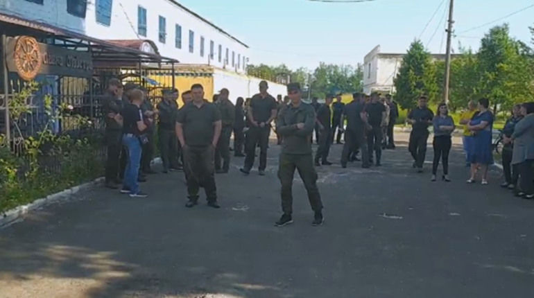 У Полицькій виправній колонії повстали працівники проти свавілля керівника. У чому проблема?
