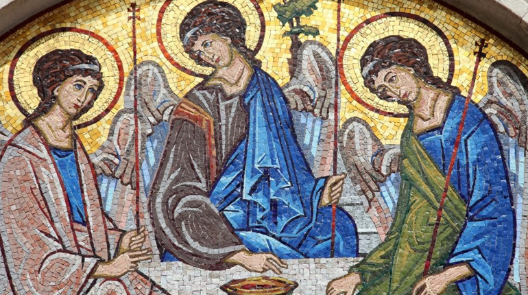 Трійця 2022: як святкувати, які молитви читати і що приготувати