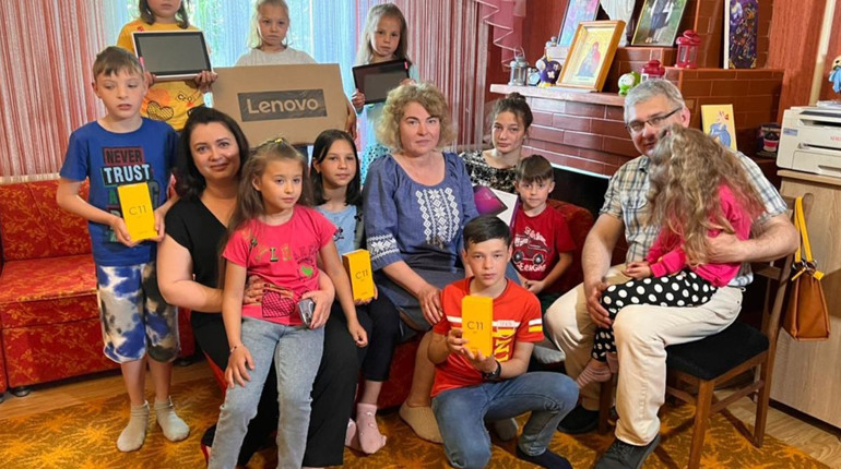 Дитячим будинкам сімейного типу Чернігівщини надали допомогу від першої леді України