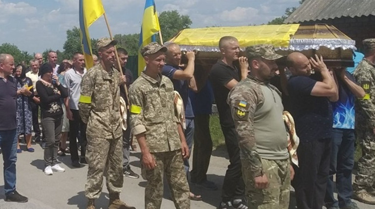 Писарівчани попрощалися із загиблим земляком