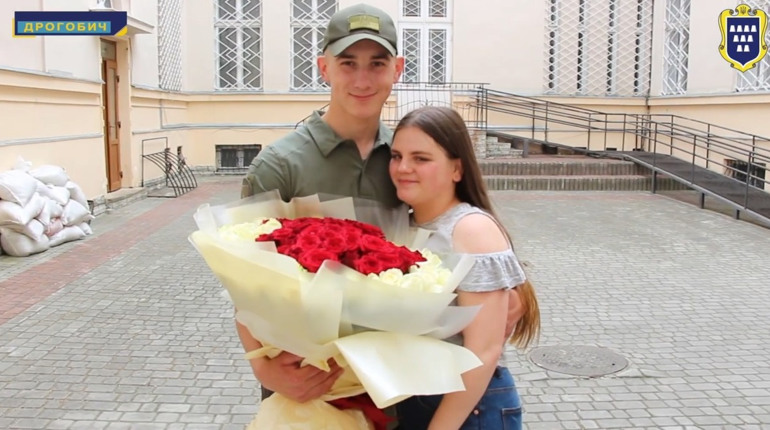 Місце, де поєднуються серця: Дрогобицька ратуша стає популярним місцем для освідчення в коханні