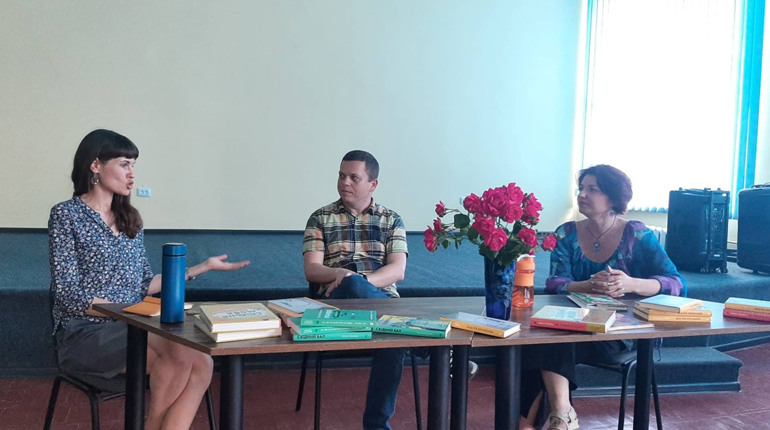 Літературні читання у Старокостянтинові: про письменництво, журналістику та подорожі