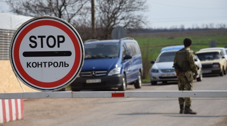 Чи є порушенням закону виїзд з окупованих територій в росію: пояснили у Мінреінтеграції