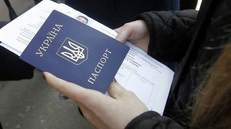 Жовтоводці зможуть оформити паспорти, перебуваючи за кордоном,а переселенці безкоштовно їх відновити