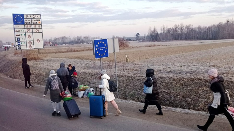 Понад п'ять мільйонів українців виїхали за кордон через війну в Україні