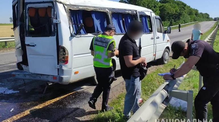 На Одещині перекинулася маршрутка "Рені-Одеса": 6 пасажирів отримали травми